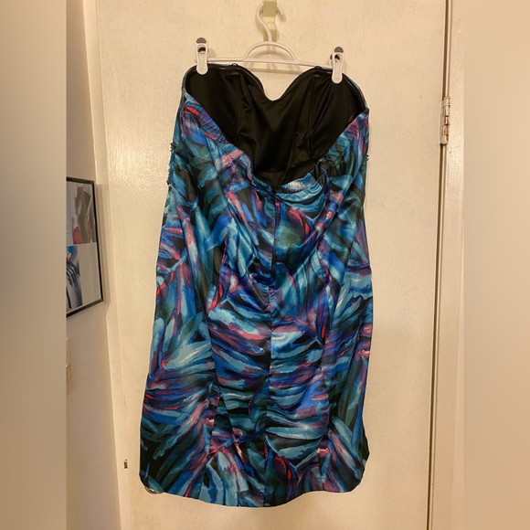 AdditionElle Dress - Picture 2 of 3